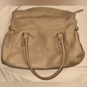 Kate Spade Cobble Hill Leslie convertible satchel in beige pebbled leather.